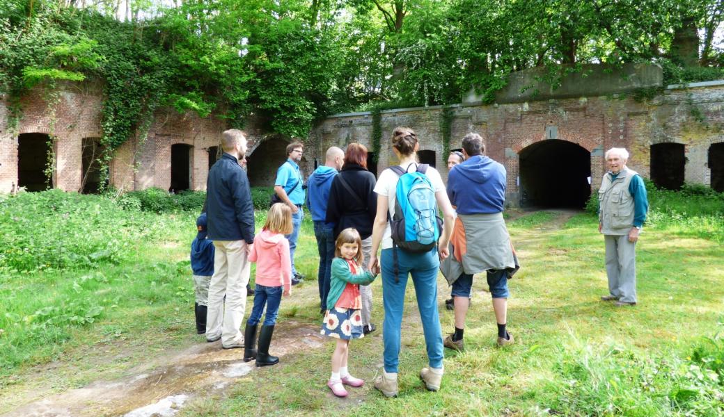 groep in het fort
