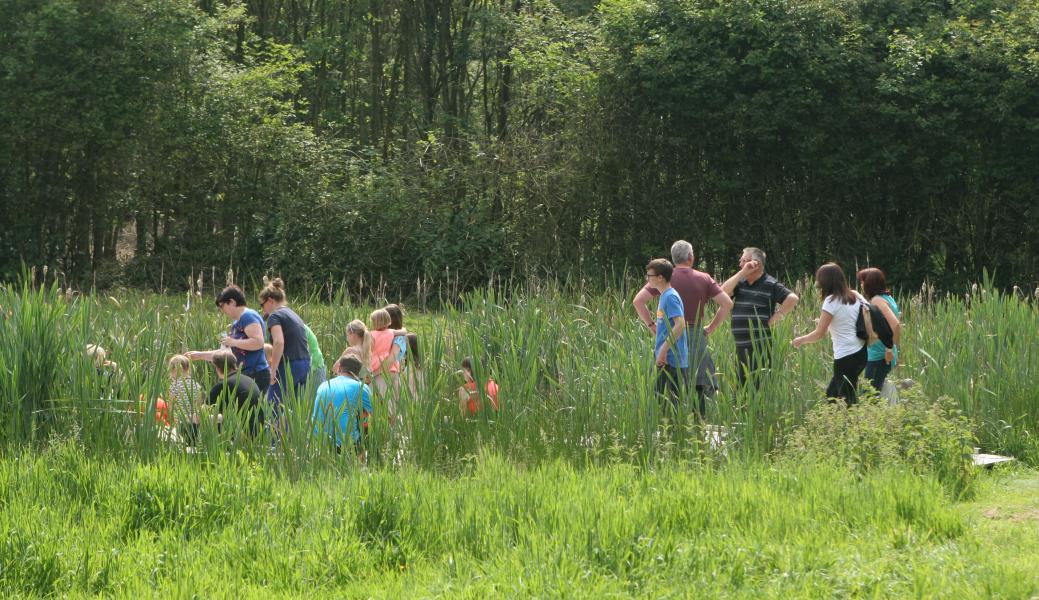 groep mensen in het landschap