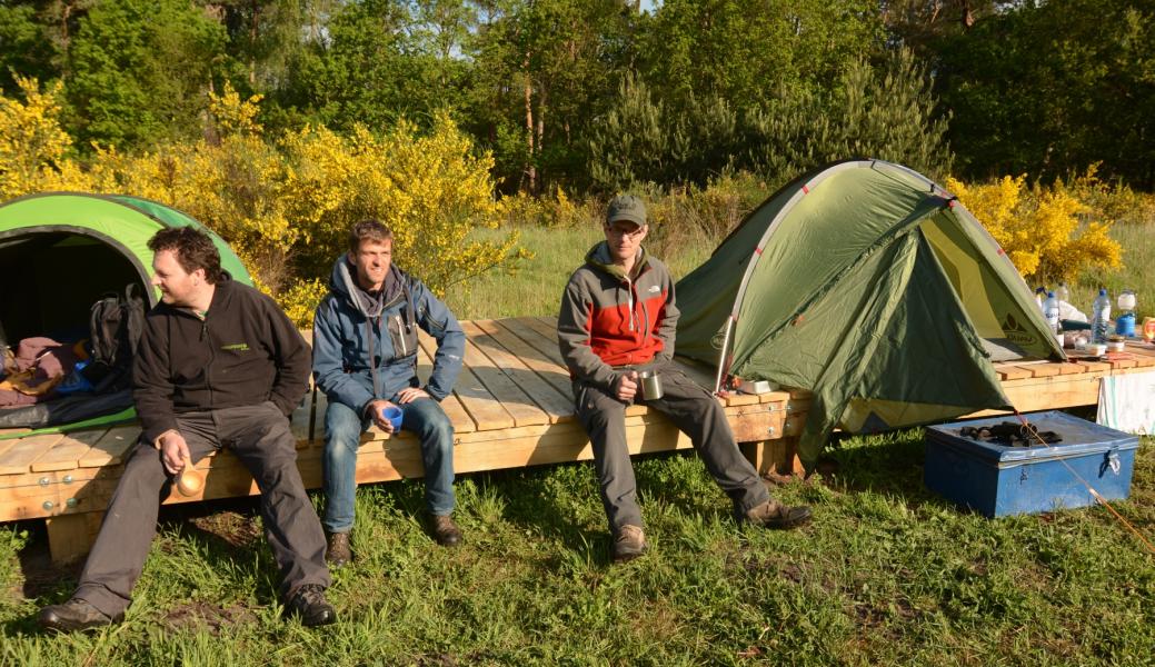 drie mannen in de bivakzone